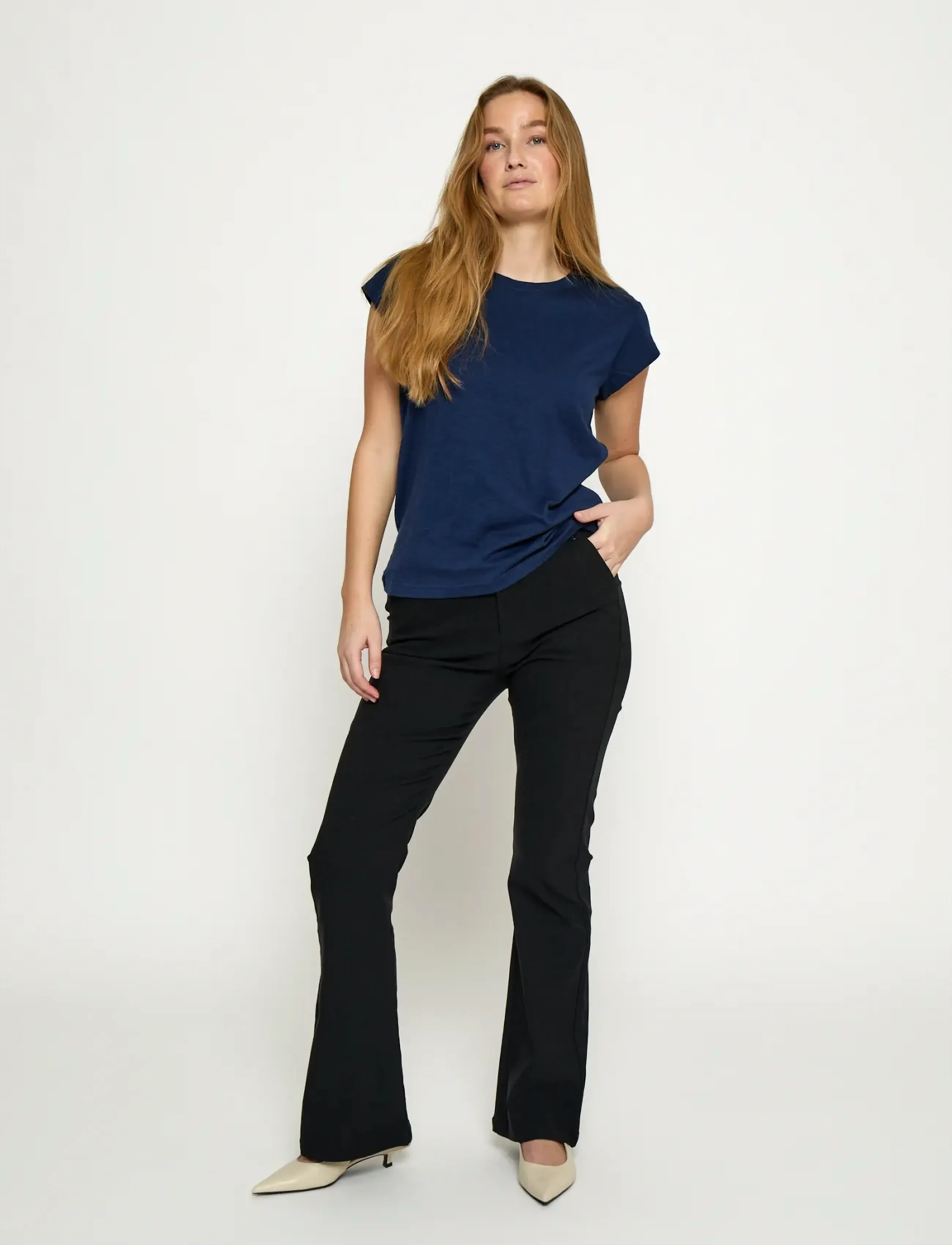 Minus - Leti T-shirt - t-shirts - black iris - 4