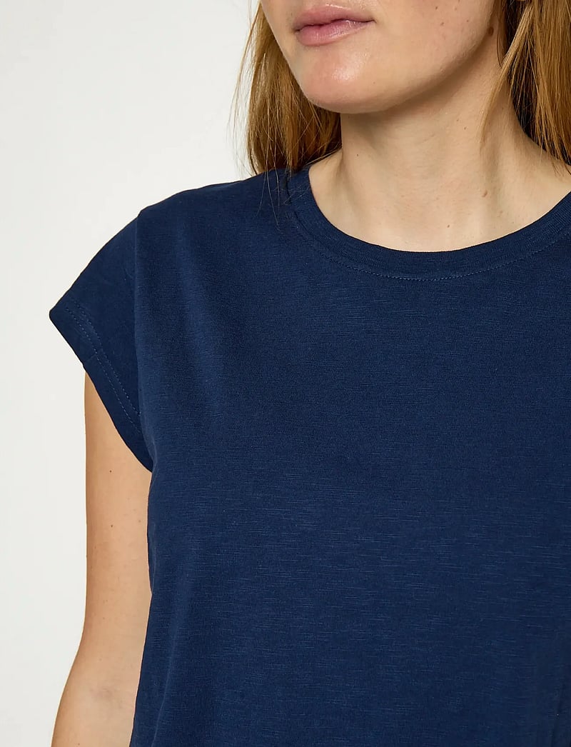 Minus - Leti T-shirt - t-shirts - black iris - 5