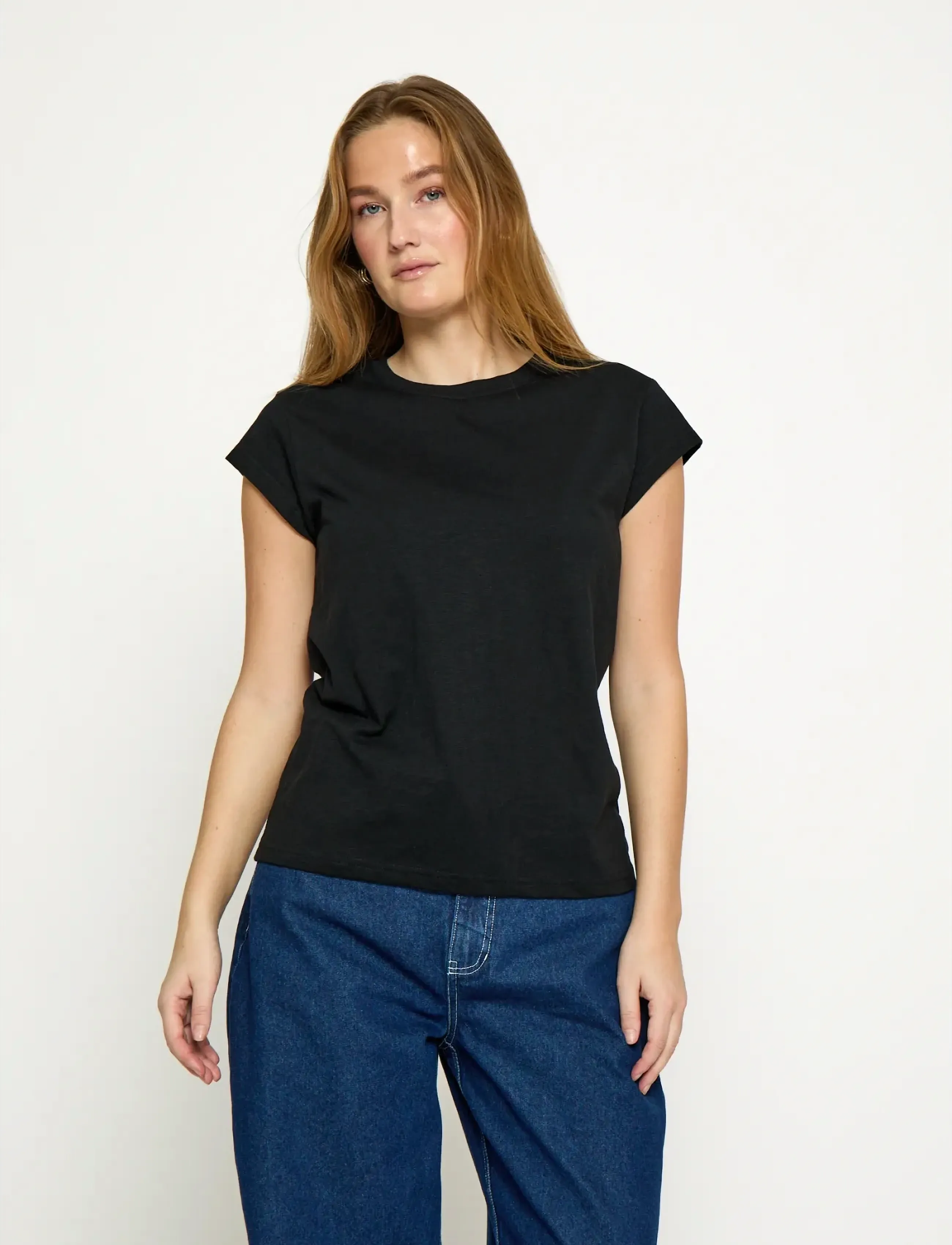 Minus Leti T-shirt - T-shirts - SORT / black