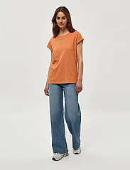 Minus - Leti T-shirt - t-shirty - sunbaked - 5