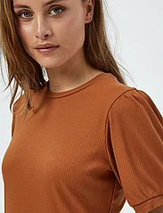 Minus - Johanna T-shirt - t-shirts - desert sand - 5