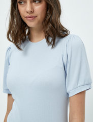 Minus - Johanna T-shirt - t-shirts - ibiza blue - 5