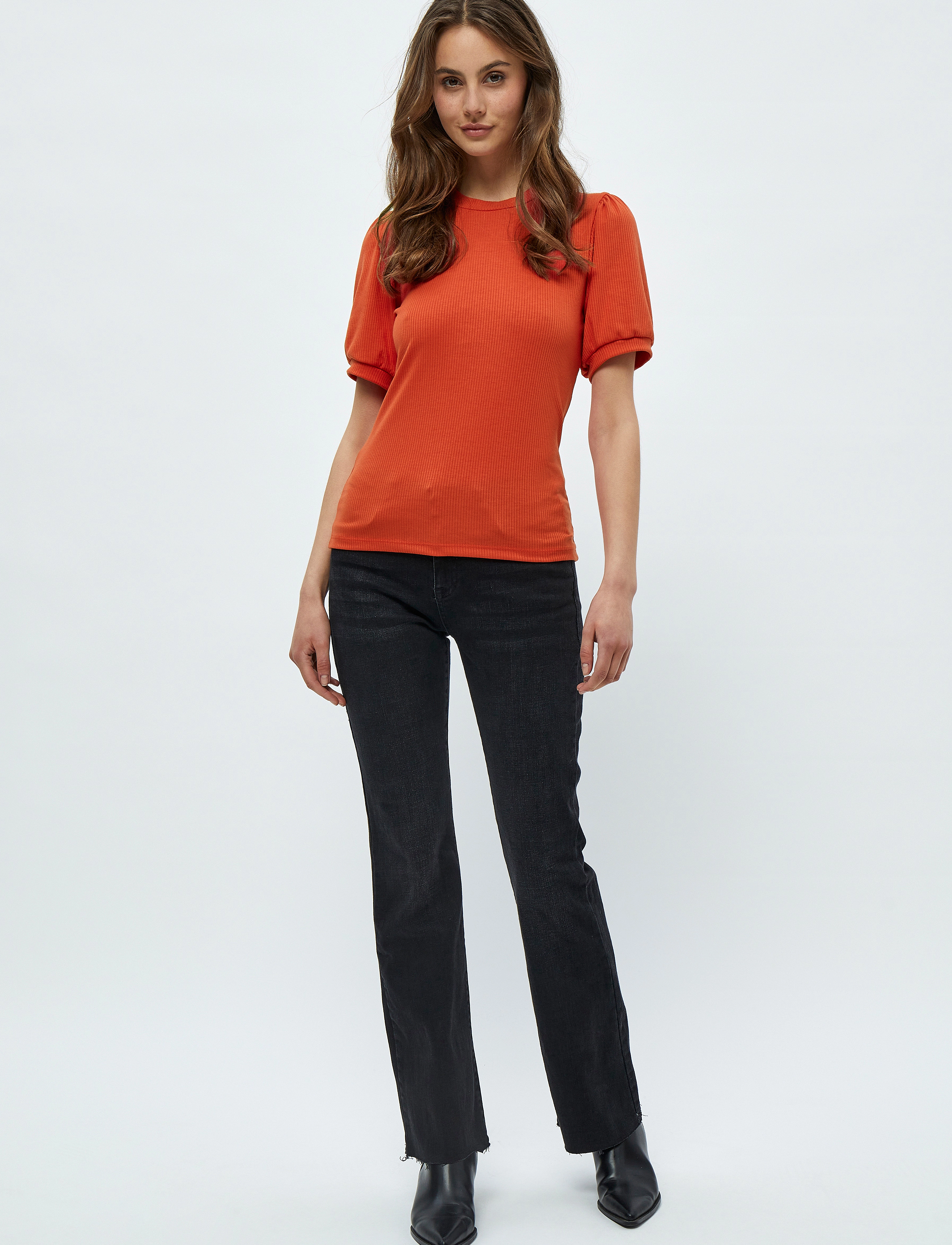 Minus - Johanna T-shirt - t-shirts - lipstick red - 4