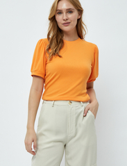 Minus - Johanna T-shirt - zemākās cenas - orange peel - 2