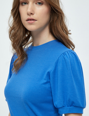 Minus - Johanna T-shirt - zemākās cenas - regatta blue - 4