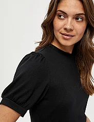 Minus - Johanna T-shirt - lowest prices - sort - 4