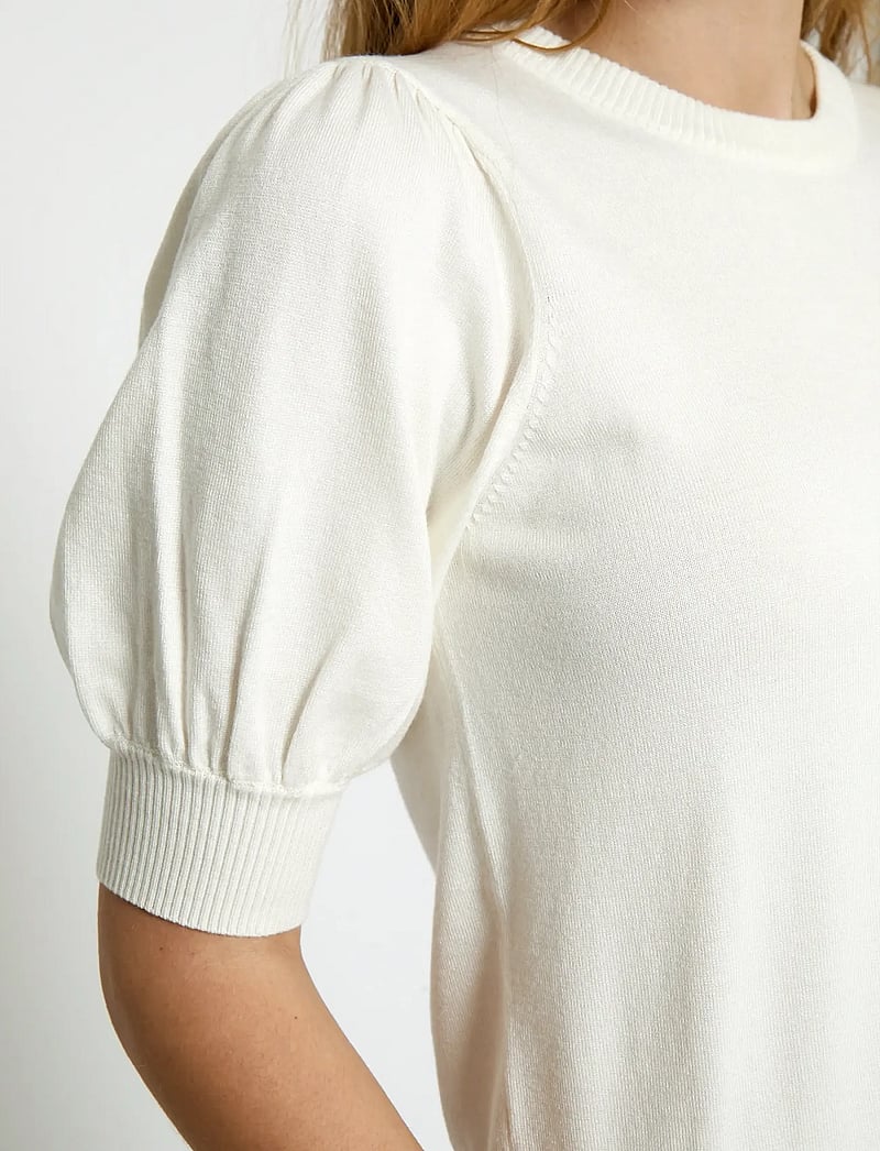 Minus - Liva Strik T-Shirt - lühikeste varrukatega pluusid - broken white - 4