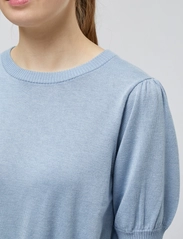 Minus - Liva Strik T-Shirt - swetry - dusty blue melange - 4