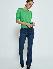 Minus - Liva Strik T-Shirt - sweaters - golf green - 4