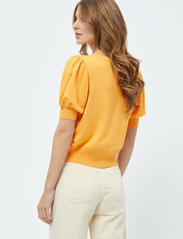 Minus - Liva Strik T-Shirt - sweaters - mango sorbet - 3