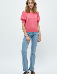 Minus - Liva Strik T-Shirt - laveste priser - pink flamingo - 4