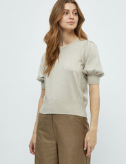 Minus - Liva Strik T-Shirt - sweaters - sand gray melange - 2