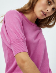 Minus - Liva Strik T-Shirt - swetry - super pink - 5