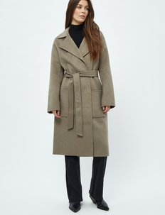Chantal coat, Minus