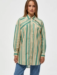 Minus - April Oversize Shirt - langermede skjorter - ivy green stripes - 2