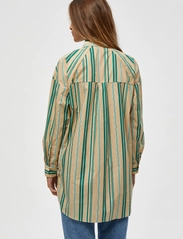 Minus - April Oversize Shirt - langermede skjorter - ivy green stripes - 3