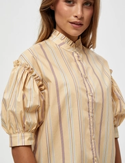 Minus - Yuna Shirt - kortermede bluser - yellow straw stripes - 4