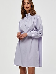 Minus - Meria Dress - skjortklänningar - cosmic lavender - 2