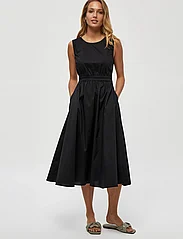 Minus - Sansa Dress - sukienki do kolan i midi - sort - 0