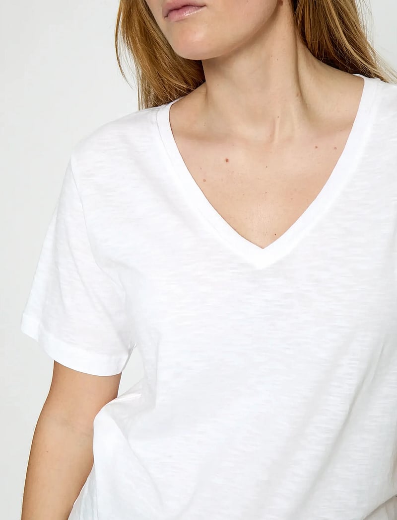 Minus - Leti V-hals T-shirt - t-shirts - hvid - 5
