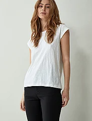 Minus - Leti V-hals T-shirt - najniższe ceny - hvid - 6
