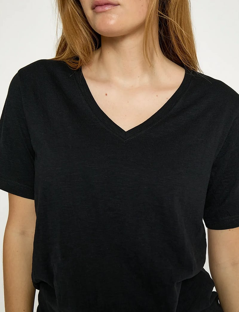 Minus - Leti V-hals T-shirt - t-shirts - sort - 5