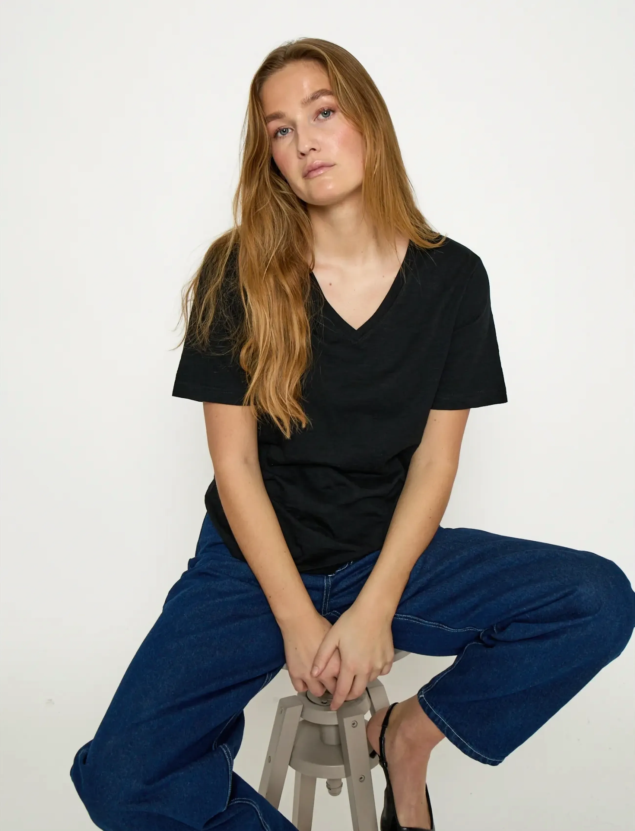 Minus Leti V-Hals T-Shirt dam – bild 5
