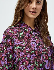 Minus - Sadia Shirtdress - hemdkleider - raspberry bloom print - 4