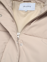 Minus - Alexis Short Puffer Jacket 1 - Žieminės striukės - pure cashmere - 6