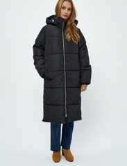 Minus - Alexis Long Puffer Jacket 2 - winter jackets - sort - 5