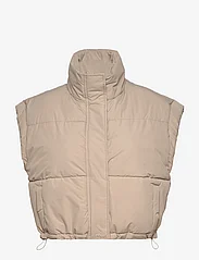 Minus - Alexis Short Puffer Vest 3 - toppaliivit - pure cashmere - 0