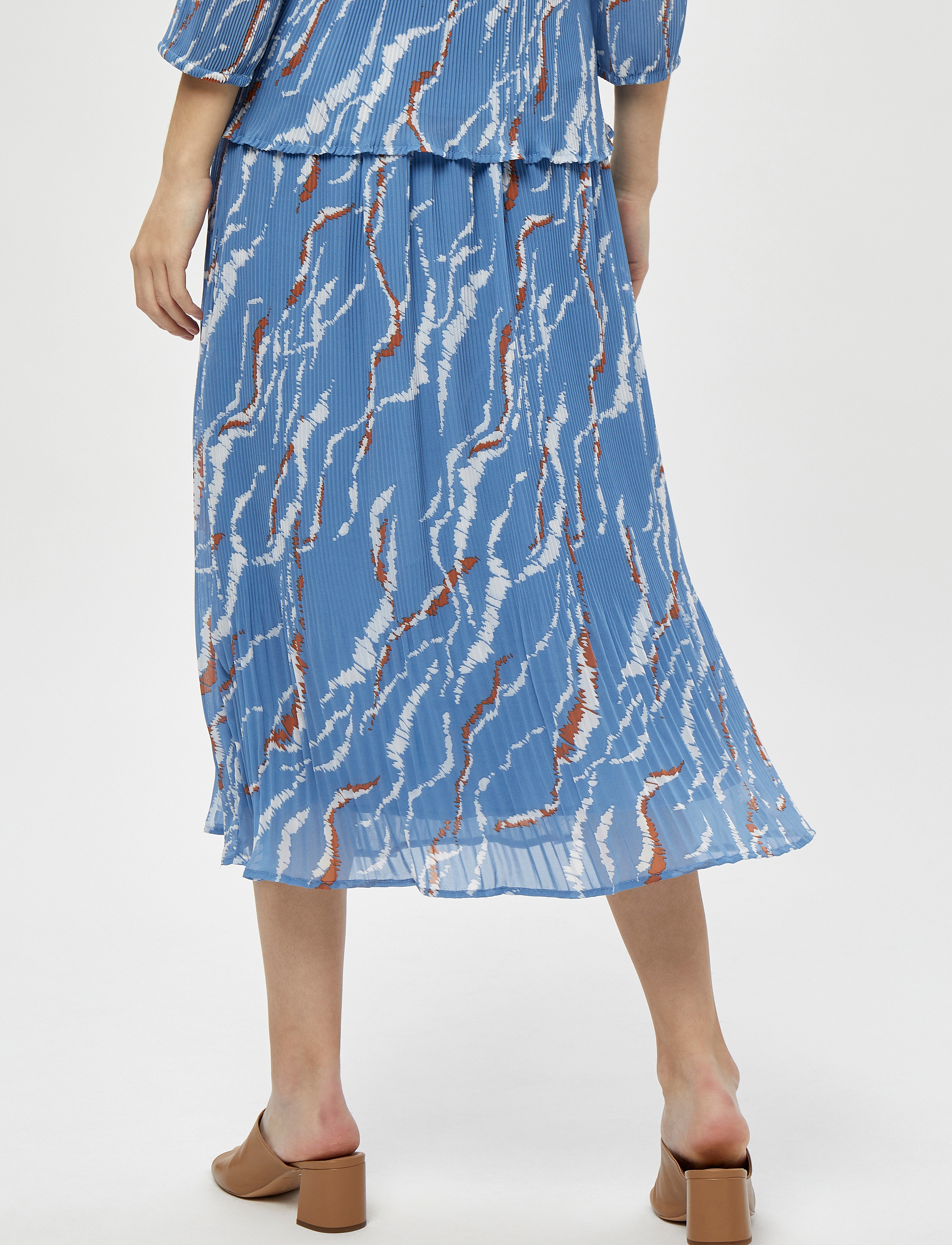 Minus - Rikka Mia Long Skirt - denim blue graphic print - 3