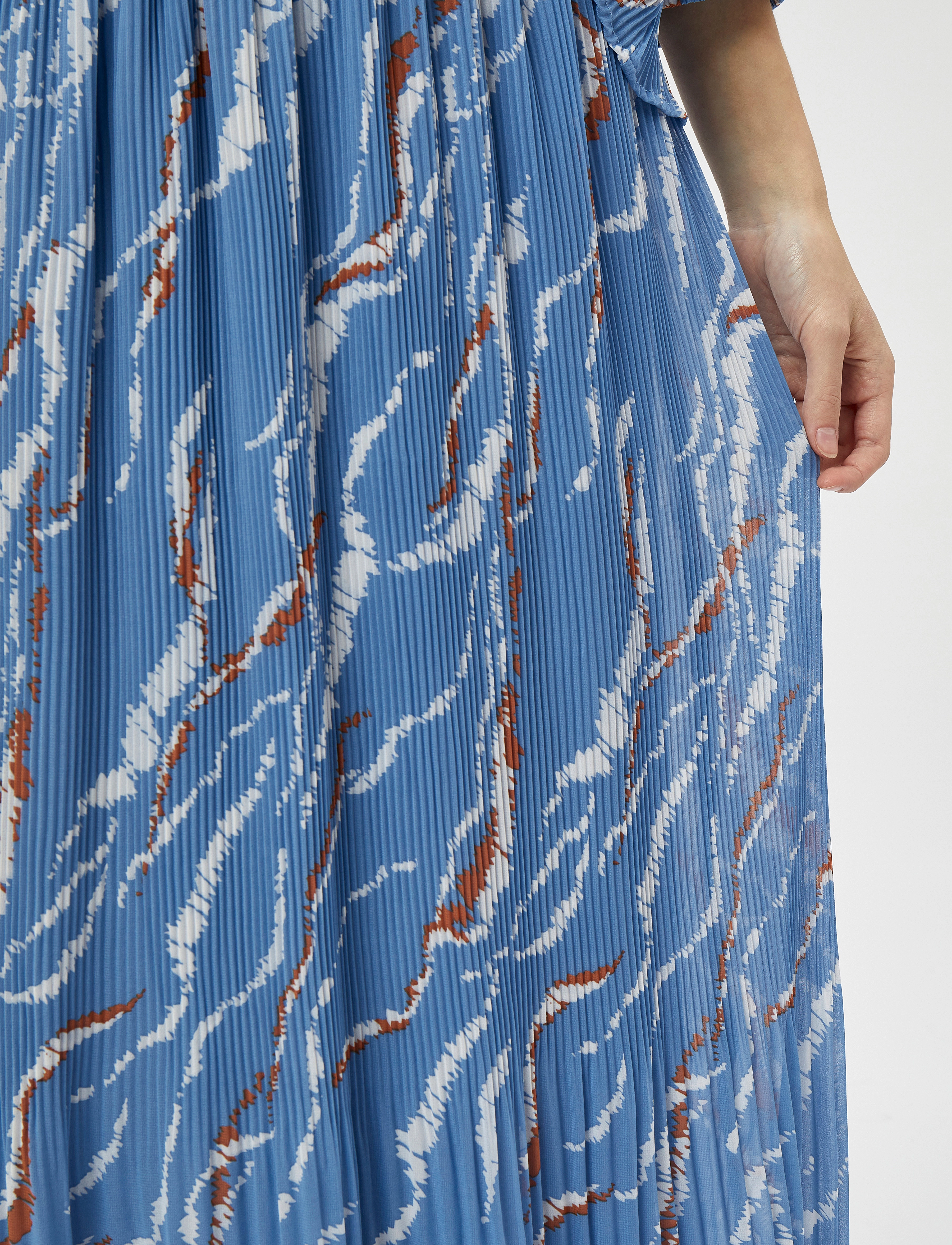 Minus - Rikka Mia Long Skirt - denim blue graphic print - 5