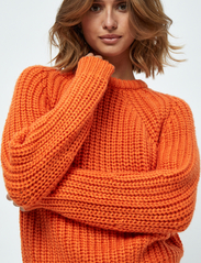 Minus - Leka Knit Pullover - strikkegensere - mandarin orange - 5