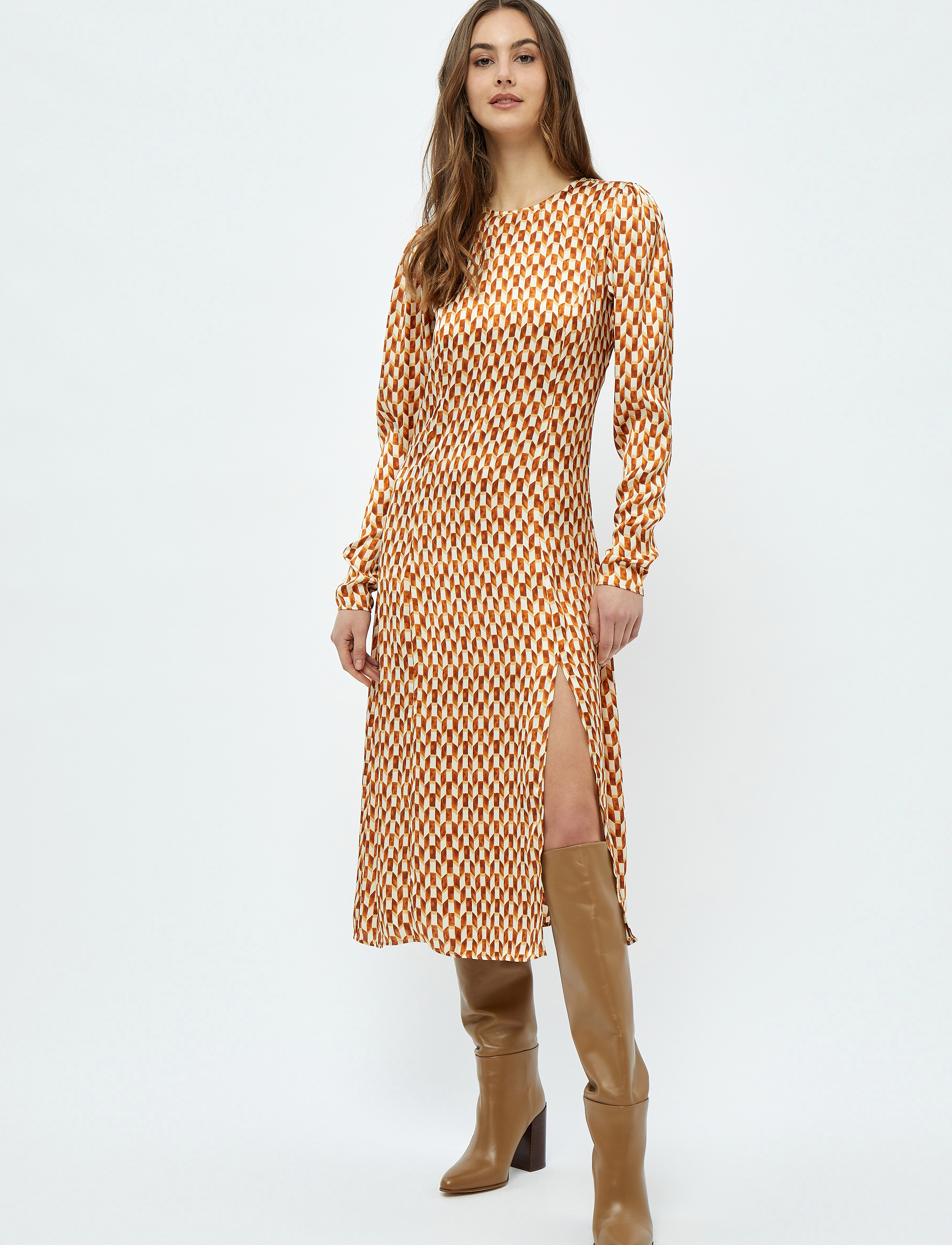 Minus Kassaria GRS Dress 1 - Kjoler - DESERT SAND GRAPHIC PRINT / orange