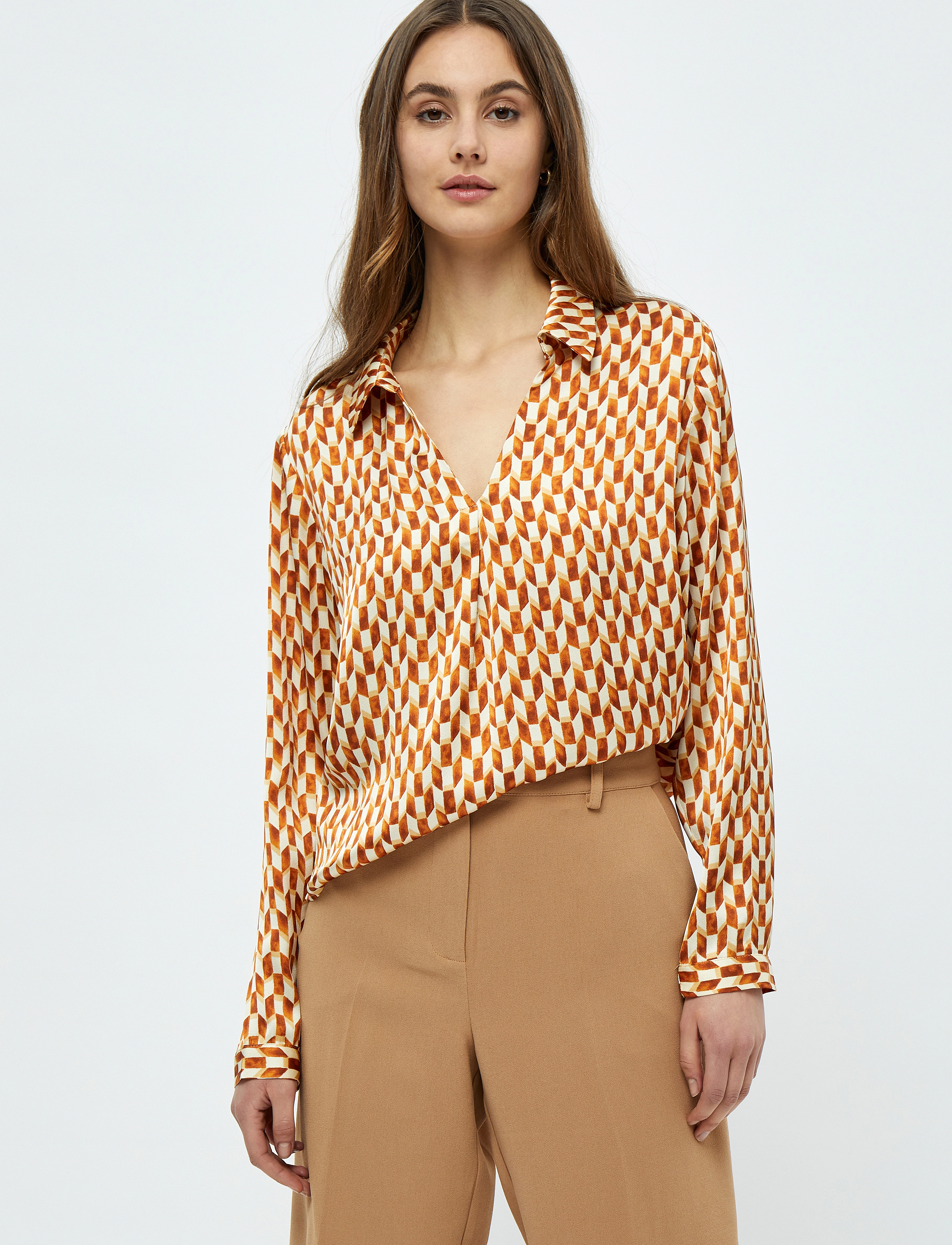 Minus - Kassaria GRS Blouse 2 - desert sand graphic print - 2