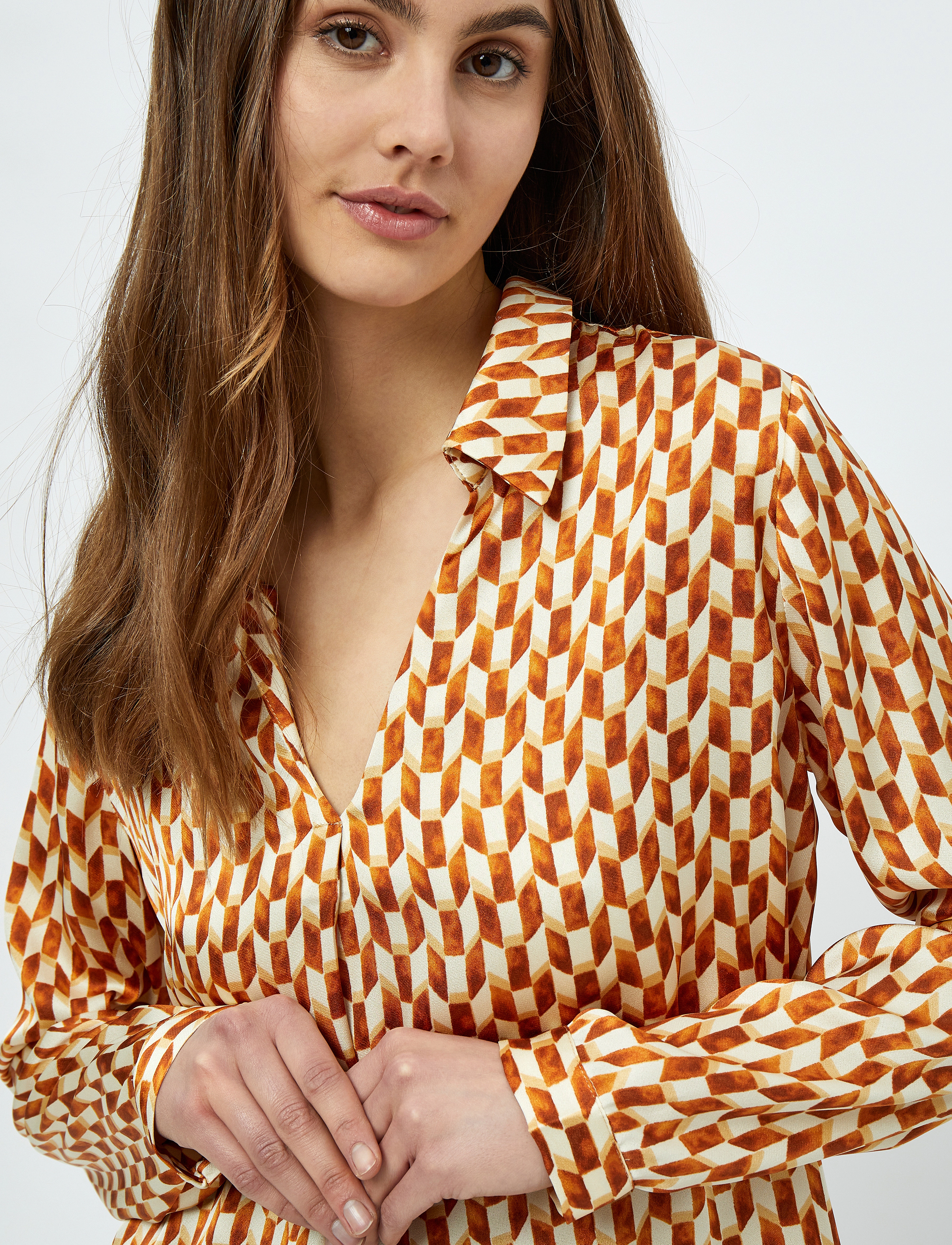 Minus - Kassaria GRS Blouse 2 - desert sand graphic print - 4