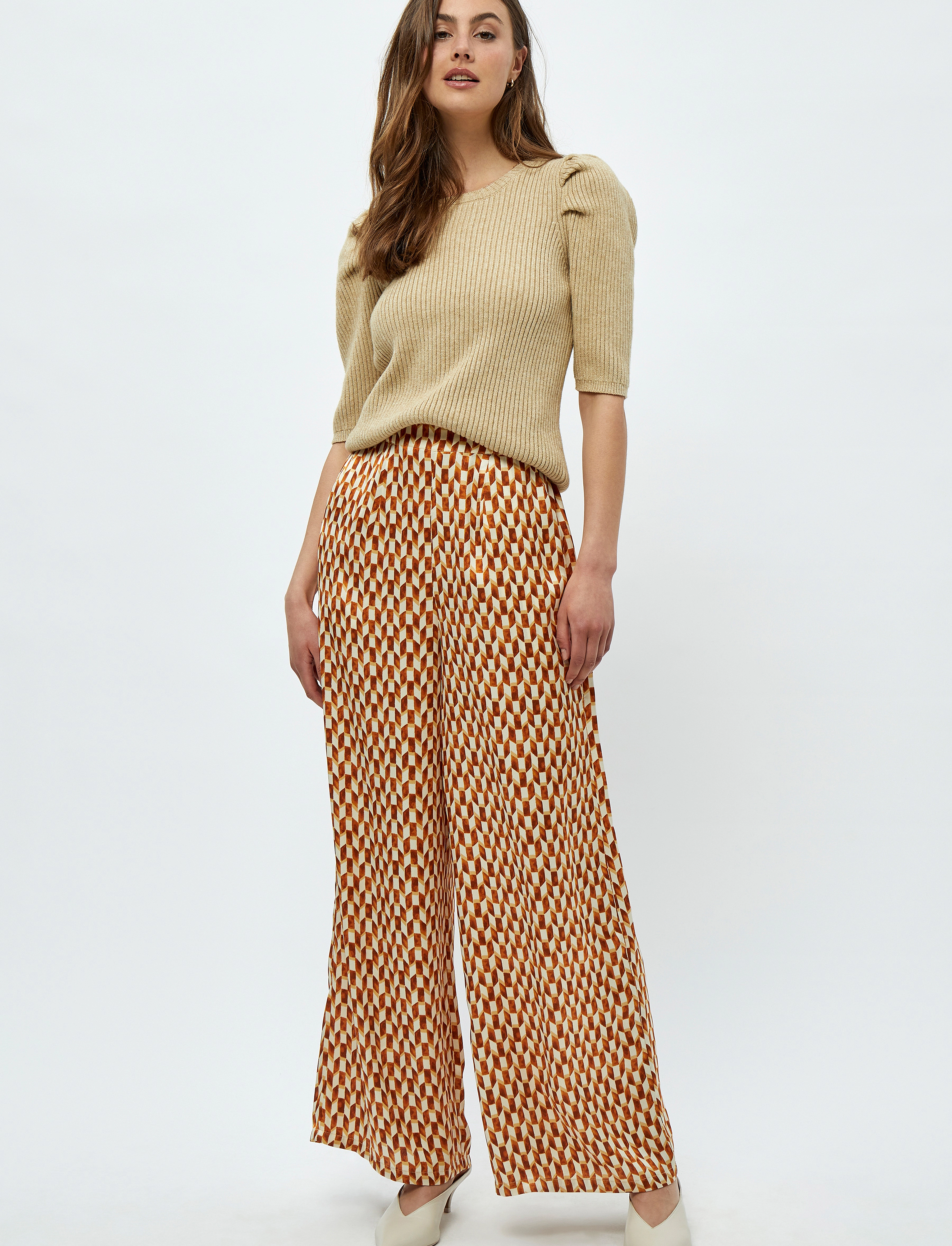 Minus - Kassaria GRS Pants 3 - desert sand graphic print - 4