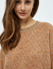 Minus - Stormy Knit Pullover - tröjor - sand striped - 4