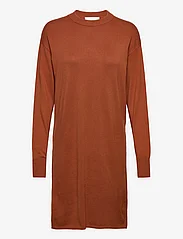 Minus - Gira Knit Dress - stickade klänningar - desert sand - 0