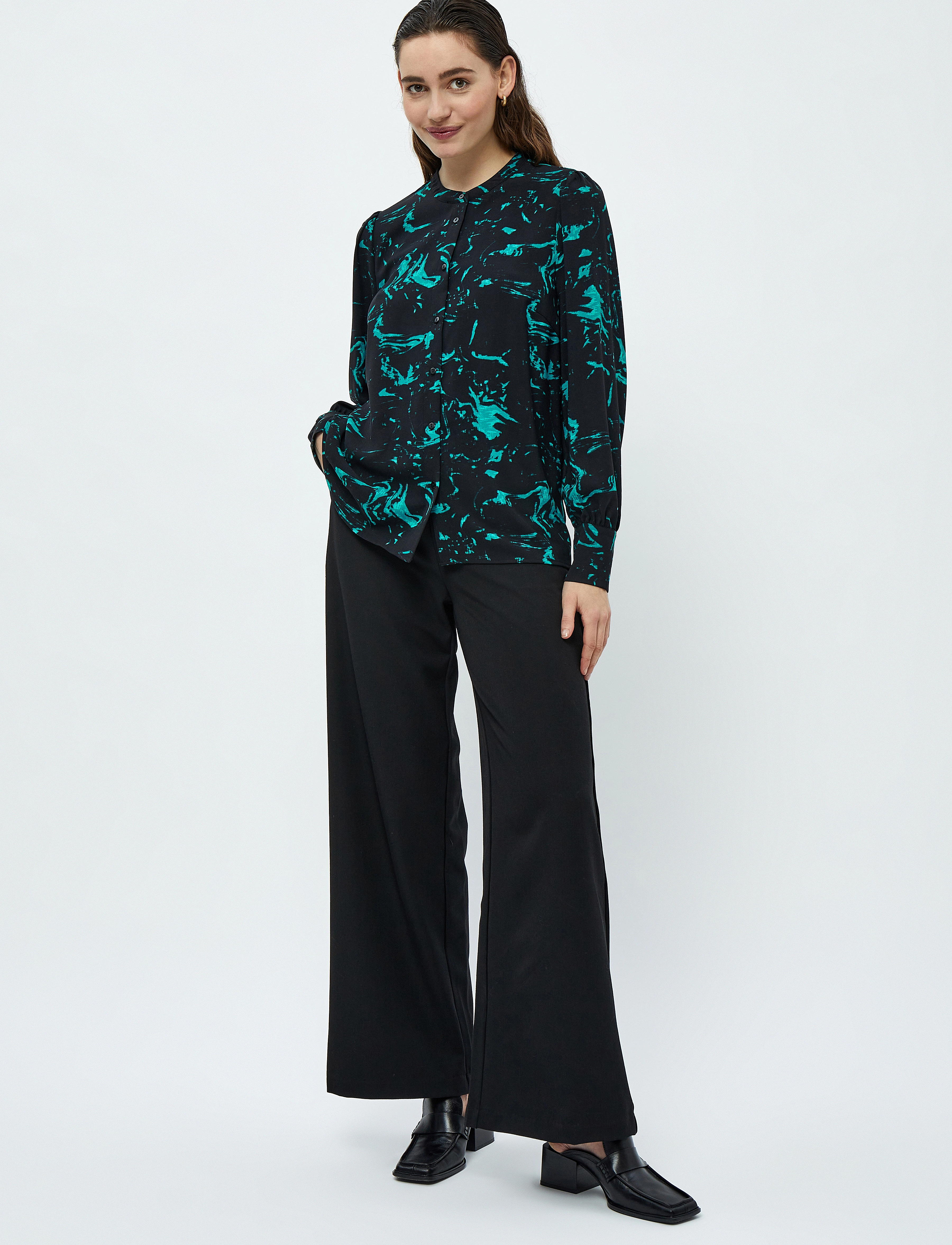 Minus - Selena Skjorte - langärmlige hemden - ocean green swirl print - 4