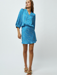 Minus - Visala GRS Kort Nederdel - satin skirts - horizon blue print - 6