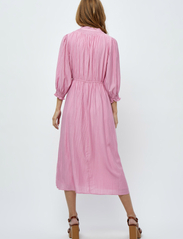 Minus - Salmia Midi Dress 1 - festkläder till outletpriser - super pink - 3