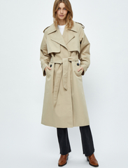 Minus - Andrea Trenchcoat - spring jackets - feather gray - 4