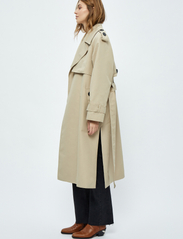 Minus - Andrea Trenchcoat - spring jackets - feather gray - 6