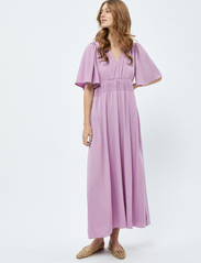 Minus - Megara Maxi Dress - sommerkjoler - lupine purple - 2