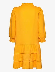 Minus - Hemma Knee Length Dress 1 - sommarklänningar - mango sorbet - 2
