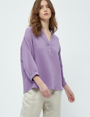 Minus - Hemma 3/4 Sleeve Blouse 1 - short-sleeved blouses - lupine purple - 2