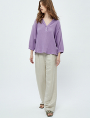 Minus - Hemma 3/4 Sleeve Blouse 1 - short-sleeved blouses - lupine purple - 6