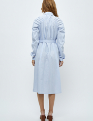 Minus - Alima Stribet Skjortekjole - shirt dresses - ice blue stripe - 3